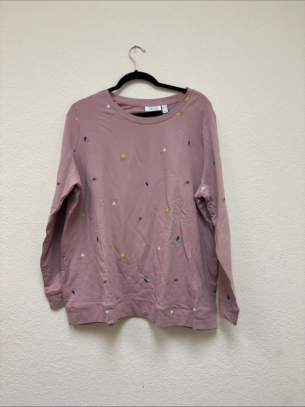 Denim&Co Pink Floral Embroidered Crew Sweatshirt